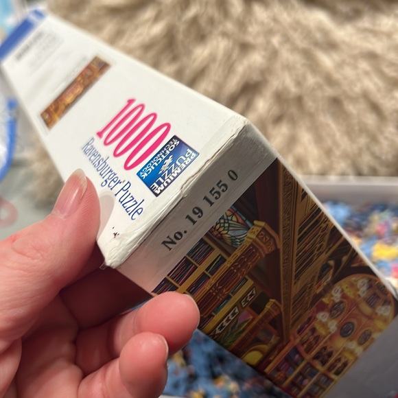 Ravensburger World of Words 1000 Piece Jigsaw Puzzle for Adults - Picture 6 of 6